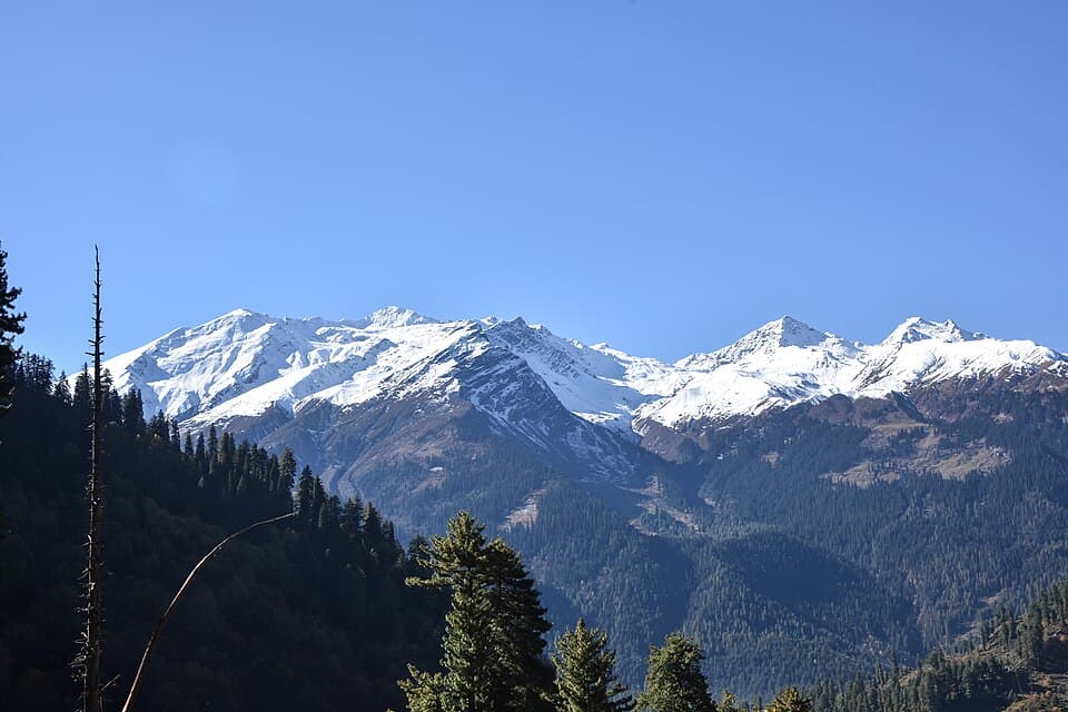 The Parvati range in snow, above Tosh, on the Kasol and the Parvati valley route